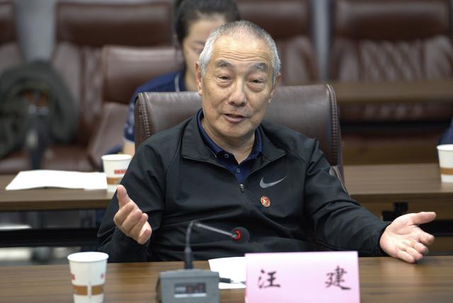 从抗疫英雄到争议焦点：在核酸检测风口狂揽222亿，扬言活到120岁
