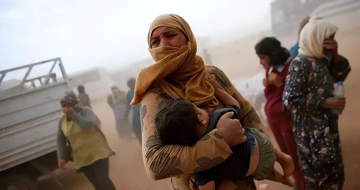 战争下的女人有多难？为活着只能做小老婆，一包烟能领一个女人