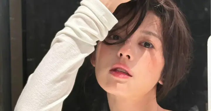 鹤男，收工后的自拍。