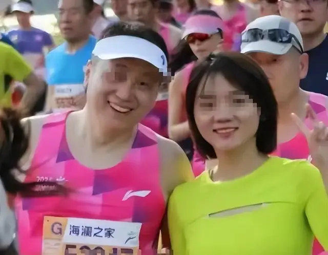 后续！野鸳鸯拍摄者公开道歉，女子订婚照疑曝光，律师称或侵权