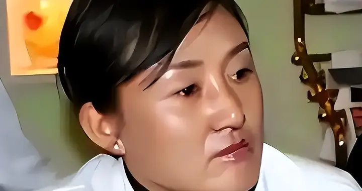 她是9枚金牌的冠军，被教练下药终身不育，退役后当搓澡工嫁和尚