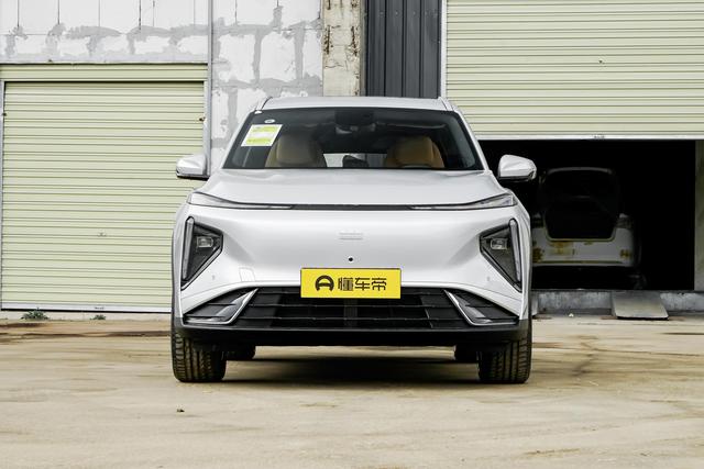 家选好车｜颜值、性能、价格我都要！吉利银河 L7 EM-i 实力圈粉