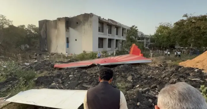 11年服役期、多次软件故障，印度航空空难绝非飞行员误触那么简单