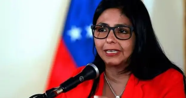 扮猪吃老虎，隐忍4个月，委代总统不装了，带10万民众反美制裁