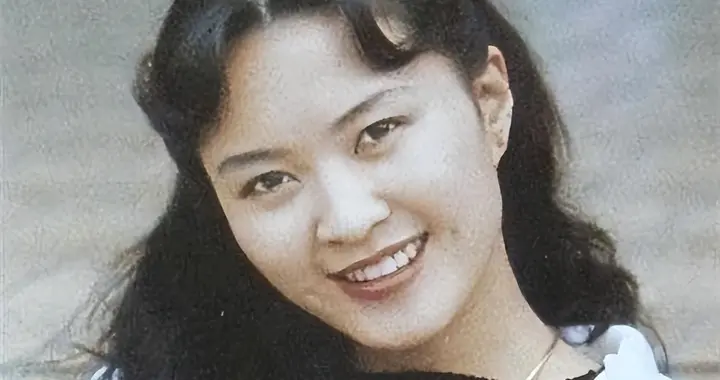 方舒女儿：妈妈为屠洪刚抛弃糟糠夫，她比异父妹妹优秀为爸爸争气