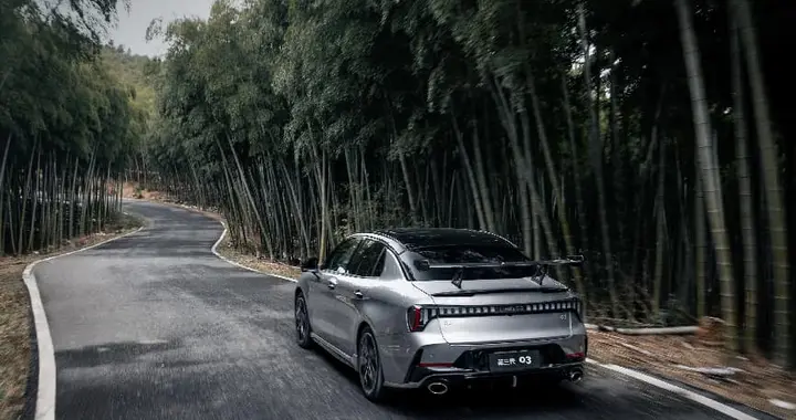 春日焕新！第三代领克 03 大尾翼版携多重权益热血登场