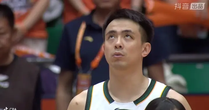 复仇成功！赵继伟末节定海神针 莫兰德5犯离场 辽宁击败山东