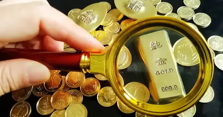 金价跌破四千金饰克亏五百！水贝市场抢如菜场，央行却连买两整年