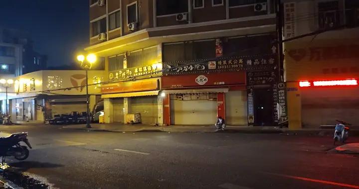 东莞市长安镇，莞安医院街道宵边市场现状