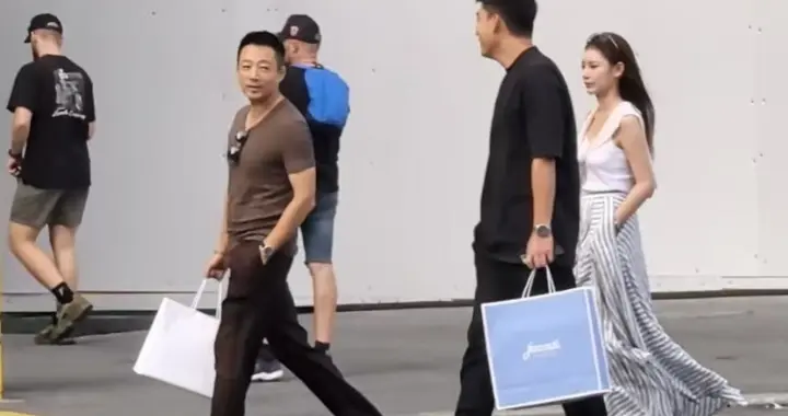 汪小菲夫妇国外学习，逛街不忘给孩子买衣服，具俊晔仍留台北