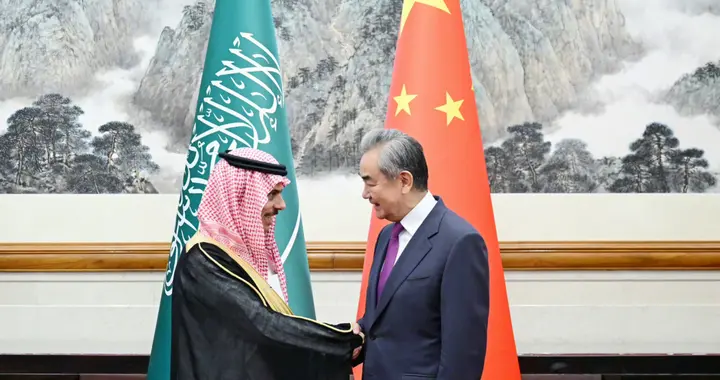 特朗普一战，打崩海湾国家信任，沙特王室已经抵达北京探口风