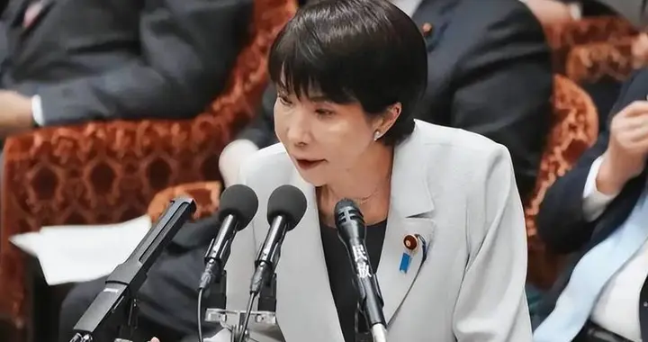 收到美礼物高市觉得自己又行了，转身拉拢韩菲反华？中方早已定性