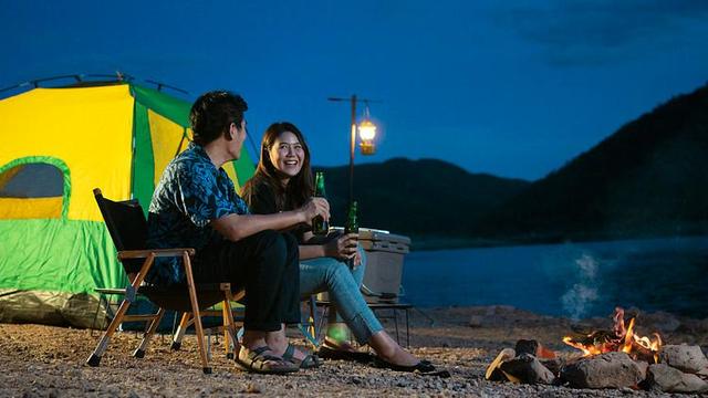 百年树仁千年树理：上联：聚散有定，离别莫