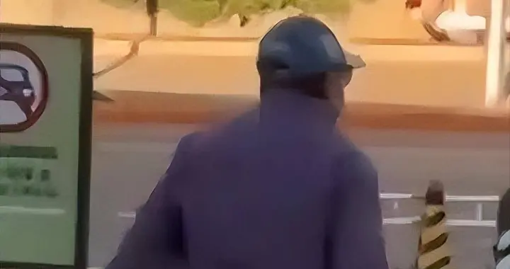 韩红鬼鬼祟祟被狗仔抓包，评论区乐翻天，不愧是拒绝哈佛的混血儿