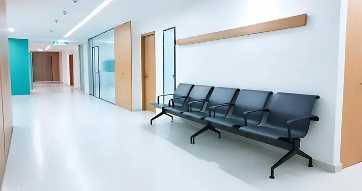 34岁男子感染艾滋，后悔不已，医生：这3个信号别忽视