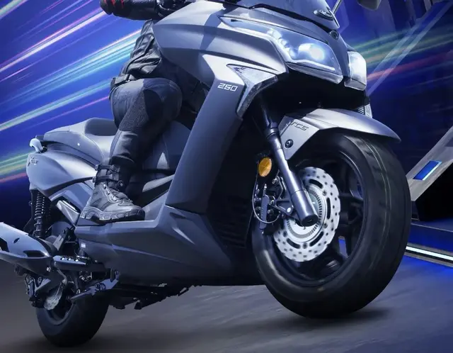 21800元！光阳赛艇250 2025版焕新上市！