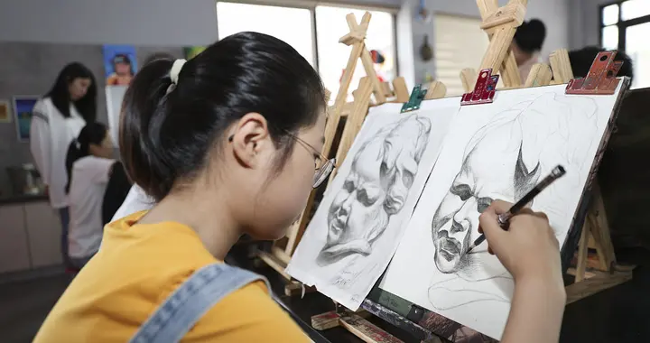 河北省艺考新规落地：文化课占比提升至50%，艺术生如何破局？