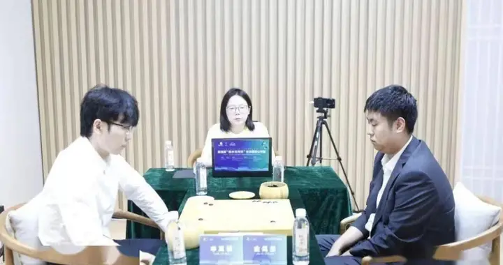 申真谞：金禹丞攻击凌厉，战斗力惊人，几乎没给喘息空间！