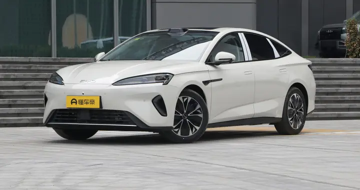 比亚迪上新！闪充技术+二代刀片电池，2026款海豹07EV全面评测