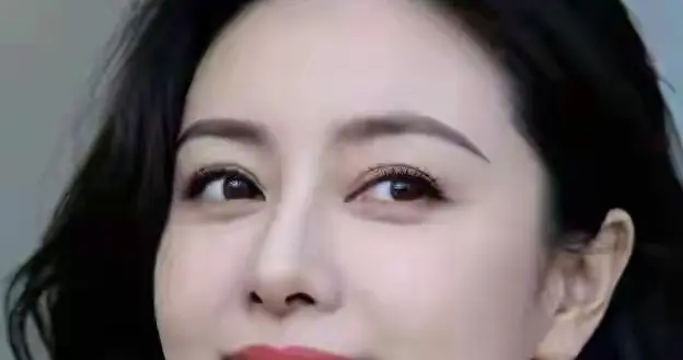 女人最爱这2种触碰，99%都会动情，越碰越爱