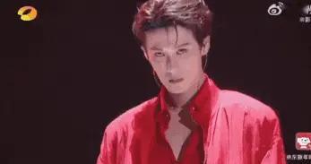 檀健次新歌舞台，燃炸全场，魅力不可挡！