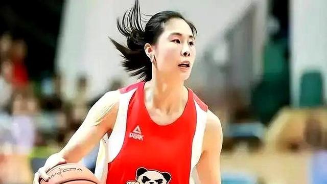 首席小仙女：四川女篮87比75把江苏队摁