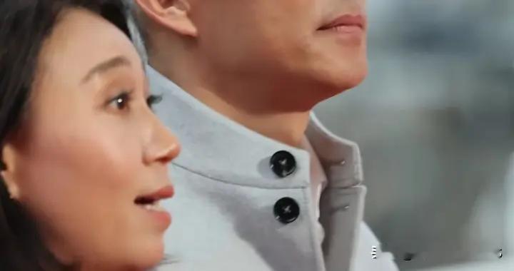 破防了！亚宁一眼，带我穿回搬小板凳看电视的周五夜。