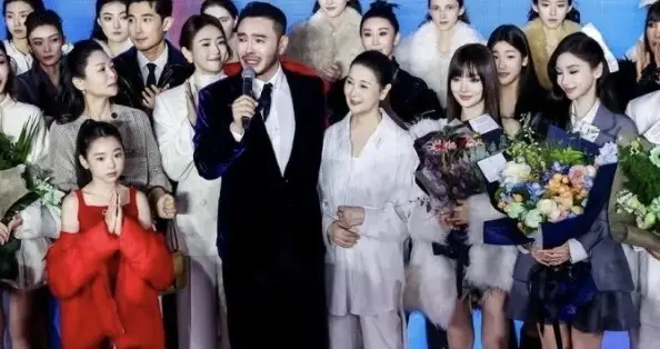 北京这晚，陈红童瑶站C位，李小璐妈妈好美，杨颖咖位不如从前了