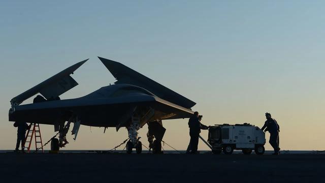 九号探秘人：特朗普公然叫嚣：“我们正往军