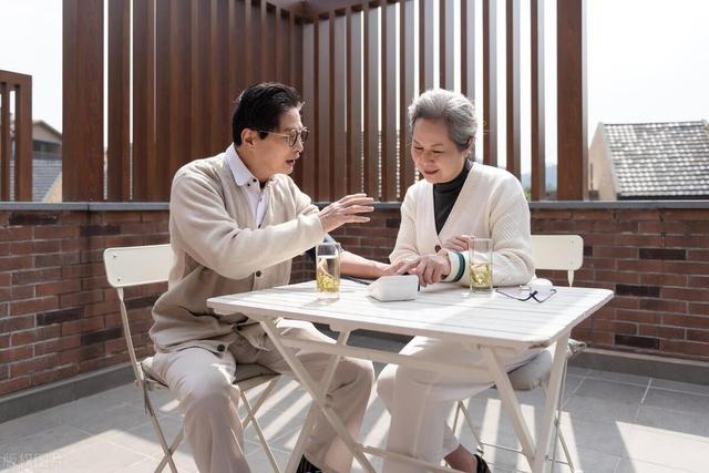 老人言：一个人能不能长寿，有这四个特征，你有没有？