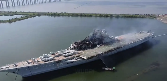 一艘废旧的航空母舰在江苏南通失火：回顾它过去的50年，命运多舛