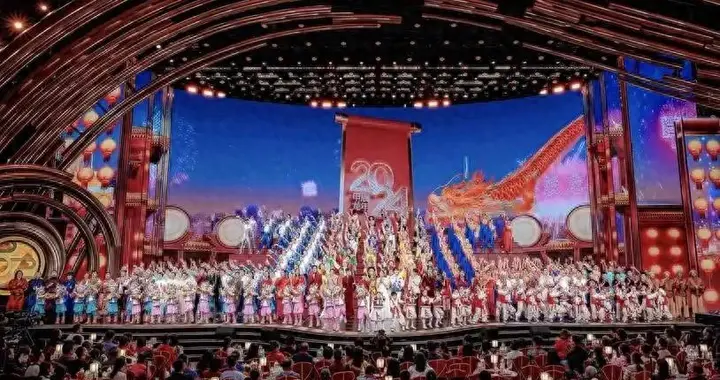 再见了陈佩斯，再见了赵本山，再见了冯巩，央视春晚迎来流量时代