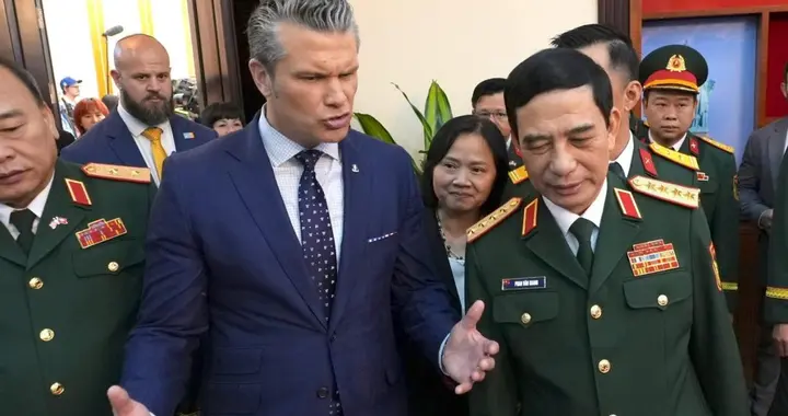 越南在南海疯狂造岛，美国煽风点火，中国按兵不动，在等一个时机