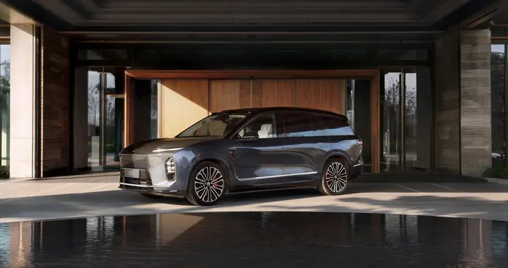 探店试驾全新ES8：春节回家，有它安心温暖过大年