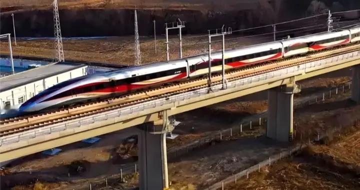 15条高铁新线投运，210组新动车配属到位