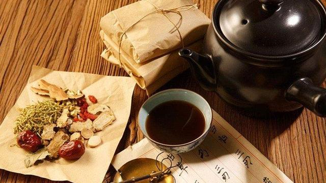 齐鲁中医坛：高血压就是纸老虎，学会这个土