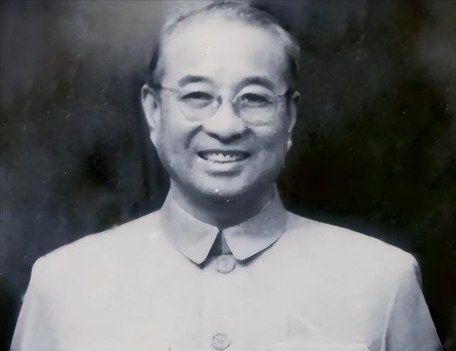 1961年，陈赓为何突然对粟裕说：你官比我大，这套大房子给你住！