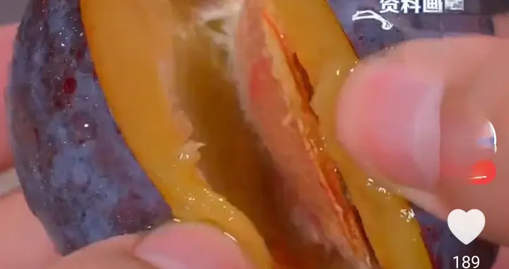 为了上厕所，她吃了10年药，最后把肠子切了