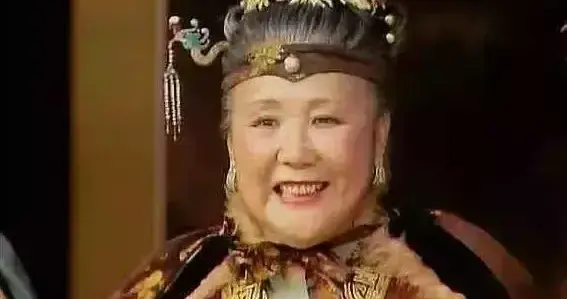 同是一门两公的贾府，为何宁荣二府会演变成“面和心不和”？