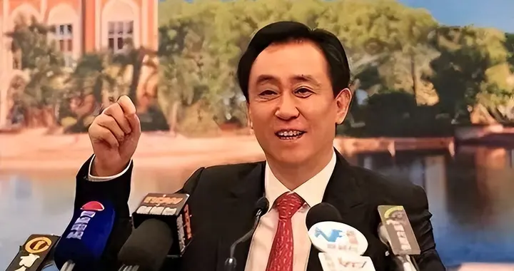 实不相瞒，当年许家印根本就不是靠造房子赚钱，而是靠空手套白狼