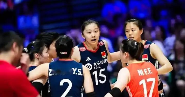 世联赛中国女排2-3输意大利，李晨瑄85分，敢于发挥 解盛钰83分