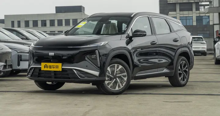 新增巡航红绿灯倒计时等 吉利银河L7开启OTA升级！