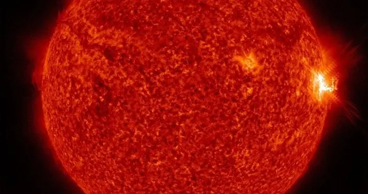 惊！太阳寿命100亿年咋来的？它为啥能烧几十亿年不熄灭？