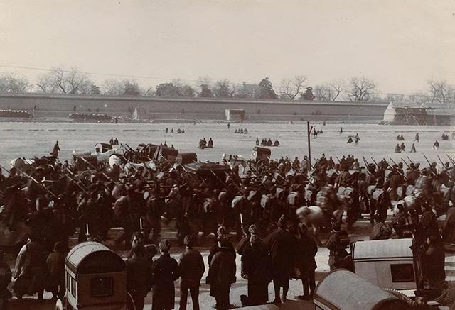 光绪与慈禧回宫老照片