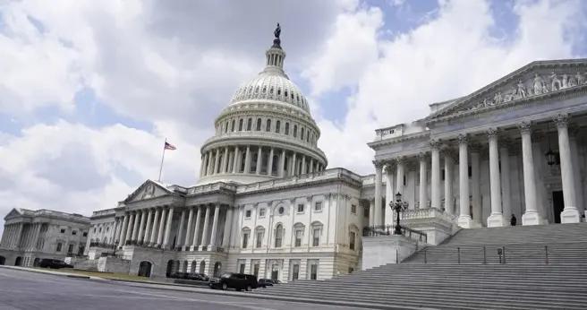 51票对50票，美参院共和党反水也没用，无法限制总统发动战争权力