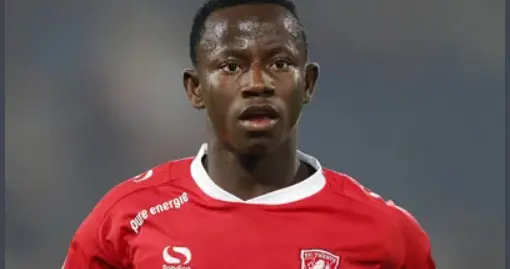 28岁曼城悍将空降中超！青岛海牛操作藏着多少狠劲？