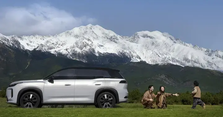 十万级颜值王埃安i60