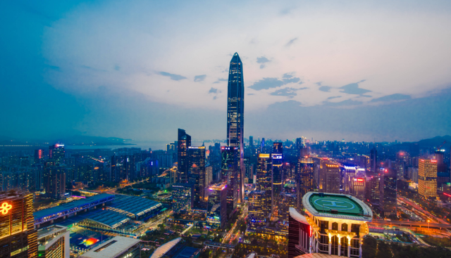 国庆节各行各业经济回暖，一线城市以及贵阳房地产销量逐步回升