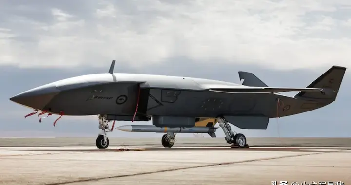 波音公司研发的MQ-28“鬼蝠”协作飞机，还是很漂亮的