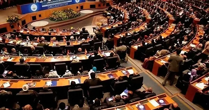 局势升级！454高票通过对华强硬决议，中国真要做好最坏打算了